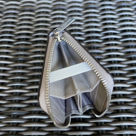 Michael Kors Medium Zip Around Card Case In Bright White - Picture 15 of 16